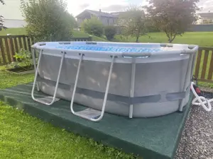 Austellpool, oval 3m x 2m, Höhe 85cm mit Sandfilteranlage und Zubehör.
