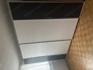 Kleiderschrank 