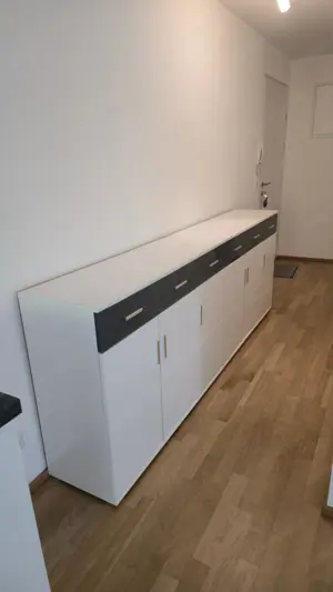 2 moderne Kommoden zu verschenken 