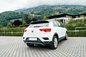 VW T-Roc 1,0 TSI Design, LED, SHZ, 8fach Bereift Bild 3