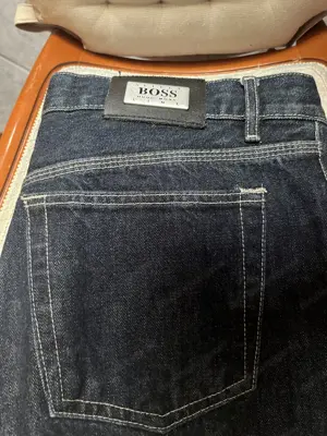 Verkaufe zwei schöne neue Jeans Marke Boss ! Bild 3