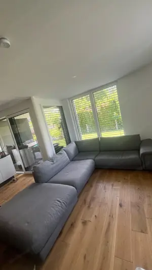 Große Couch grau in sehr gutem Zustand Bild 4