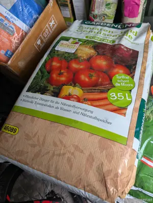 Tomatenerde und Universalerde Bild 2