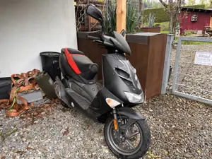 Aprilia SR50 LC Roller Bild 2