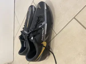 Fußball Schuhe Nike Phantom Bild 2