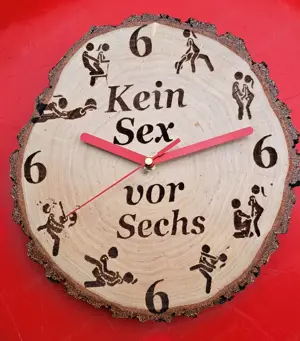 Handgefertigte Holzuhren