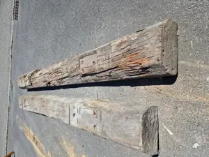 2 Bahnschwellen zu verschenken