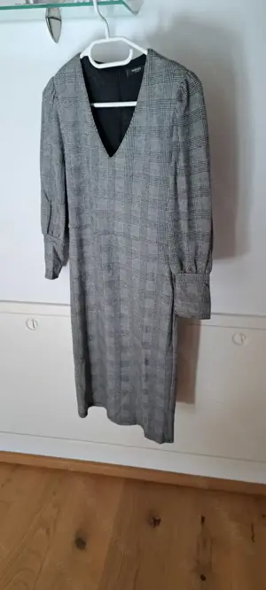 Kleid, Mango, XS, grau