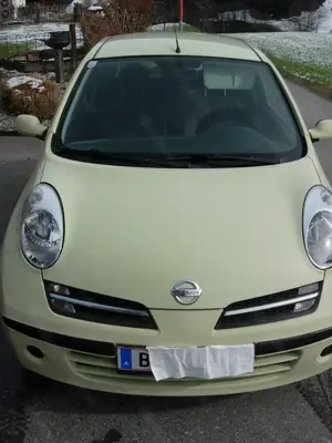 Nissan Micra mit neuem Pickerl.