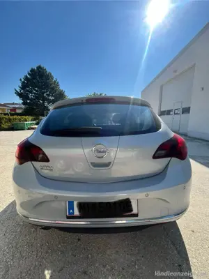 Opel Astra 2,0 Bild 2