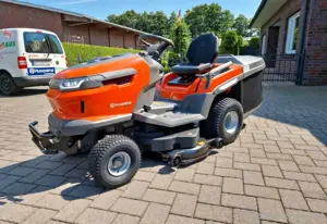 Rasentraktor 220 T 