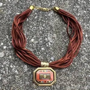 Collier Michaela Frey Team