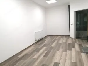 Kleines Ladengeschäft in Passage in Dornbirn, mit WLAN, Miniküche und Dusche +WC