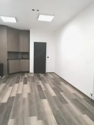 Kleines Ladengeschäft mit Schaufenster, in Passage in Dornbirn, mit WLAN, Miniküche und Dusche +WC Bild 2