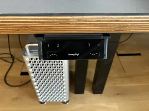 Nowy Styl Schreibtisch, elektrisch höhenverstellbar, inklusive Sichtblende   Top Zustand! Bild 5
