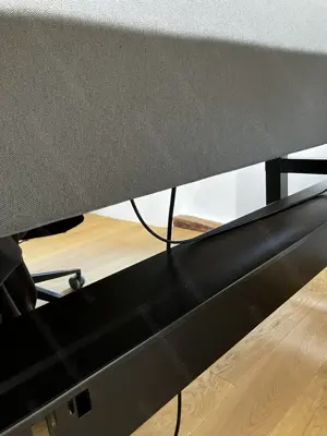 Nowy Styl Schreibtisch, elektrisch höhenverstellbar, inklusive Sichtblende   Top Zustand! Bild 7