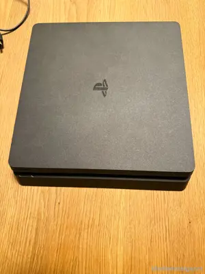 Verkaufe PS4 im guten Zustand