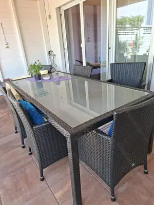 Gepflegte gartengarnietur 