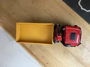 Bruder Kipplader von Mercedes Bild 3