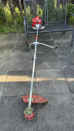 Benzin Rasentrimmer zu verkaufen  Bild 3