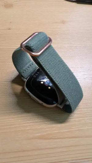 fitbit versa 4 fitness smart watch Bild 2