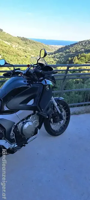 Honda vfr1200x Bild 2