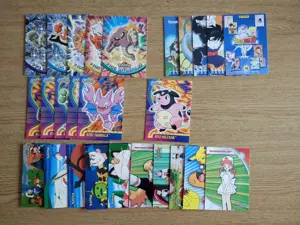 Pokemon Topps Karten, Sammelsticker, Pikachu-Plüschtier ... Bild 3