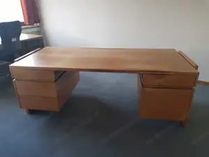 Großer Schreibtisch mit Sekretär, Chefbüro, Designermöbel Bild 2