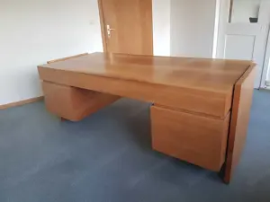 Großer Schreibtisch mit Sekretär, Chefbüro, Designermöbel Bild 3