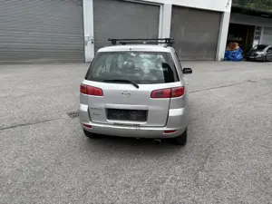 Verkaufe Mazda 2  Bild 4
