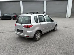 Verkaufe Mazda 2  Bild 5