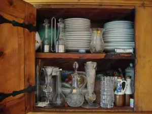 Antikes Bauern Buffet Bild 3