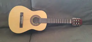 Kindergitarre 1 2