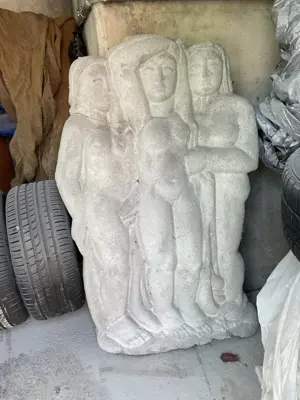 Wandrelief " Balinesische Frauen" aus Beton