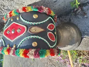 Kuhglocken mit Lederriemen