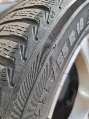 Gebrauchte Michelin Winterreifen 235 55 R19 mit Alufelgen