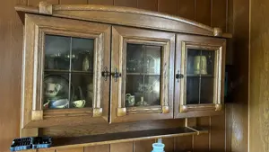 Wohnzimmerschrank