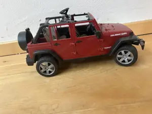 Bruder Geländewagen Jeep Bild 3