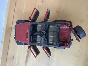 Bruder Geländewagen Jeep Bild 6
