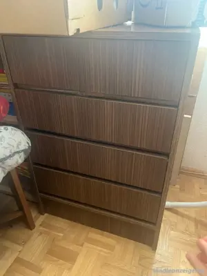 Kästchen mit Schubladen