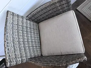 Kleine Lounge mit Tisch  Bild 4