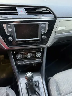 VW Touran  Bild 6