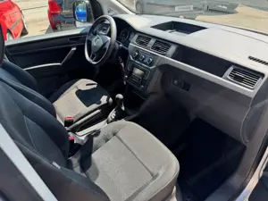 VW Caddy 2,0TDI Kasten* Nur 22000Km* Neuwertig* MwSt. Ausweisbar* TOP Zustand Bild 5