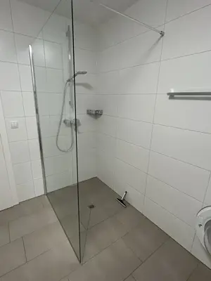 Helle 4-Zimmerwohnung in ruhiger Lage BJ2019 Teilmöbliert Bild 6