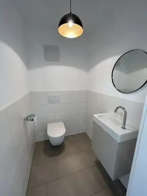 Helle 4-Zimmerwohnung in ruhiger Lage BJ2019 Teilmöbliert Bild 7