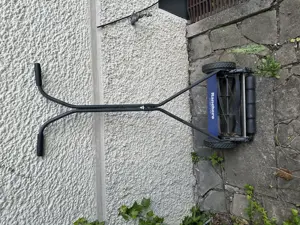 Rasenmäher - Handbetrieben  Handarbeit  Bild 3