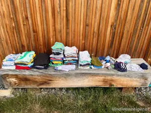 Kleinkind Kleidung Gr. 80-92 zu verschenken