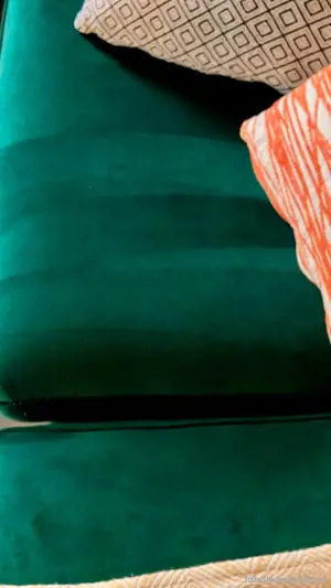 Sofa Couch aus Samtstoff  Bild 2