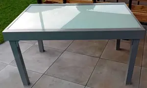 Gartentisch ausziehbar mit Gartenstühlen 