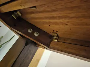 massiver Vollholz Tisch
